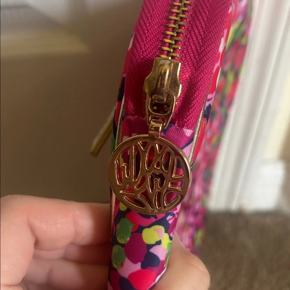 Lilly Pulitzer Agenda Folio in the Wild floral Confetti pattern